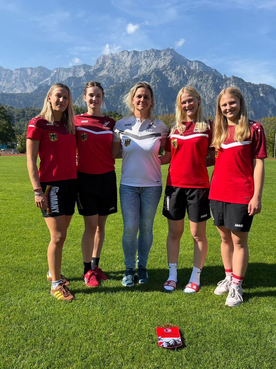 Gold und ein starker vierter Platz beim OCE Cup in Salzburg!